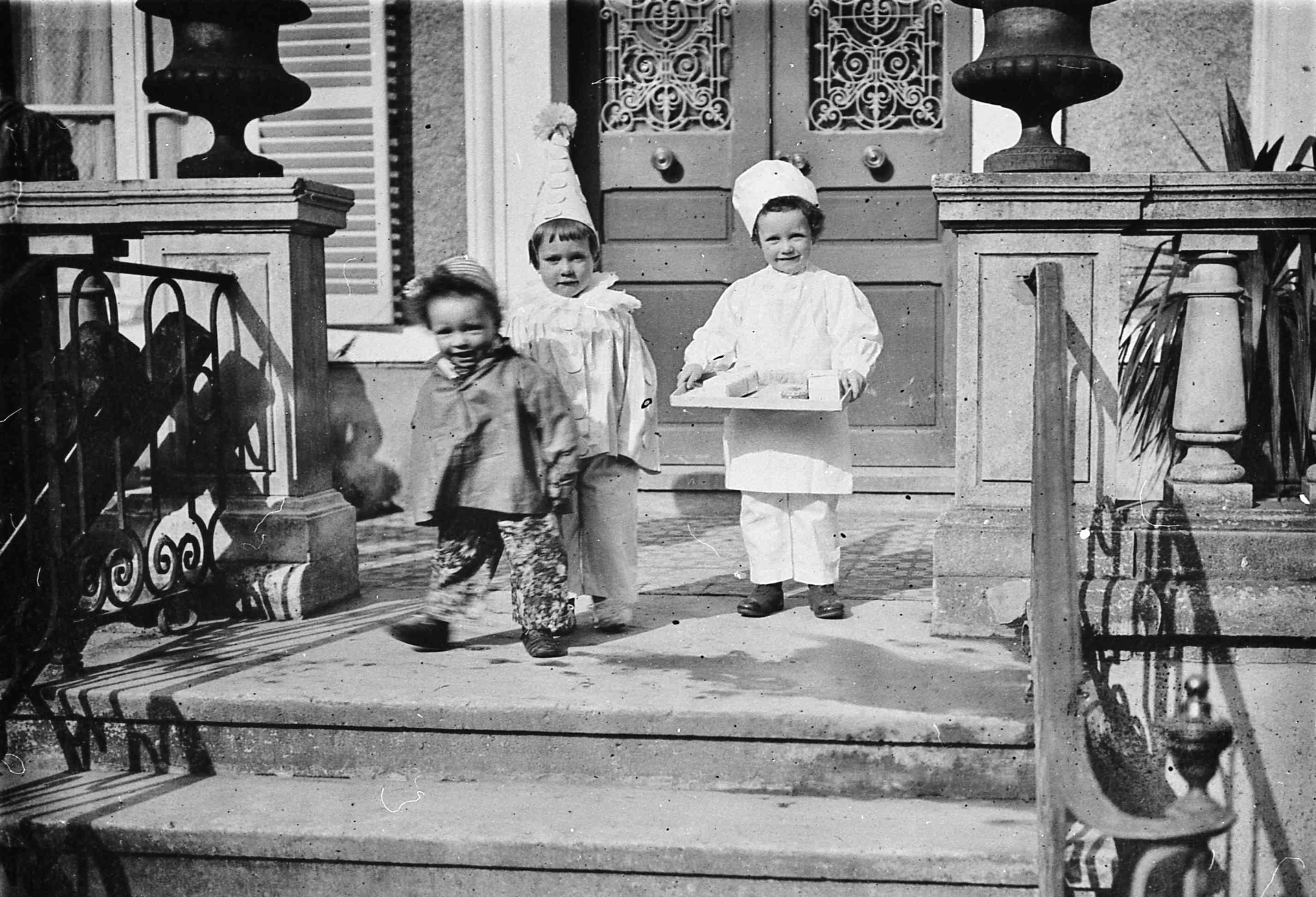 35 rue des Carmes en 1912 : Bernard, Pierre et Jean Koch